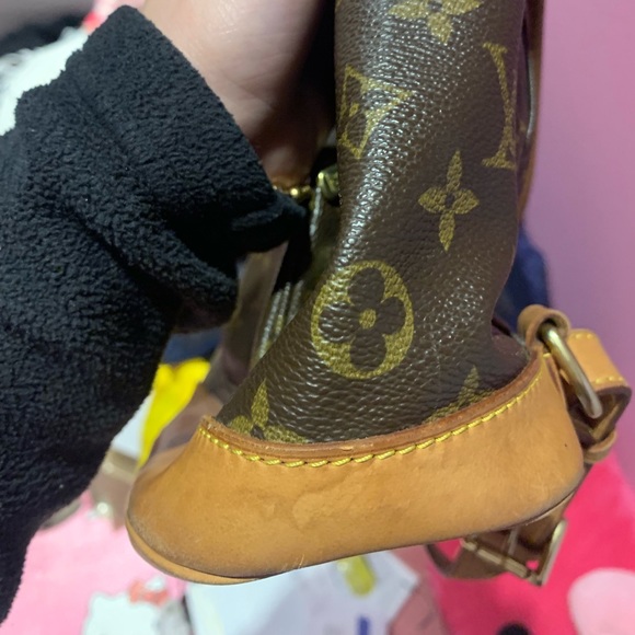 #sold# lv backpack size MM . Used - Picture 6 of 8